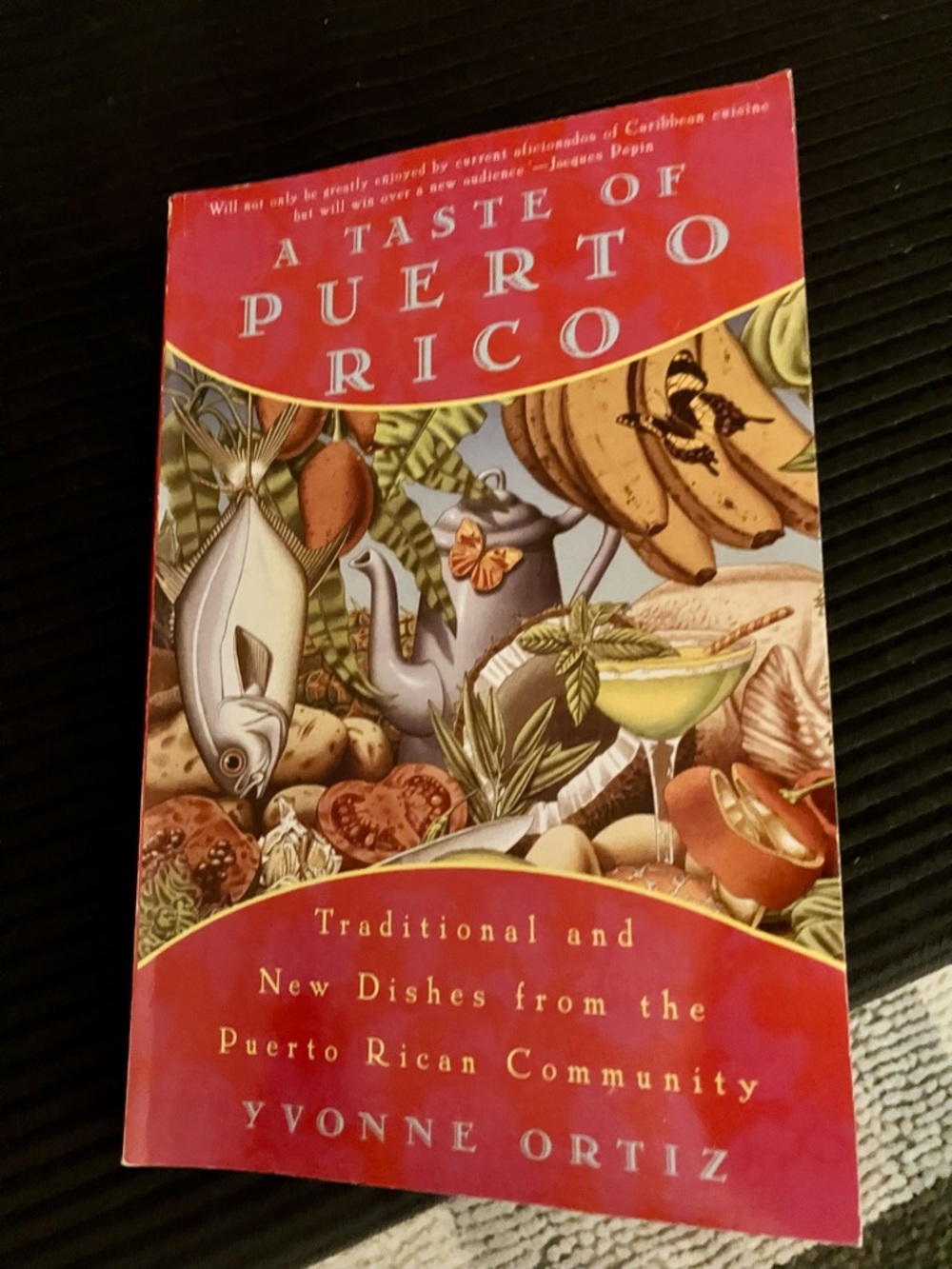 A Taste of Puerto Rico by Yvonne Ortiz - Red Cookbook